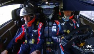 Sébastien Loeb en Hyundai i20 WRC avec notre journaliste