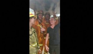 La joie des pompiers face au retour de la pluie en Australie après des semaines de sécheresse et d'incendies