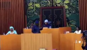 Assemblée nationale : Me War traite Cissé Lô de "voleur international" et menace de...