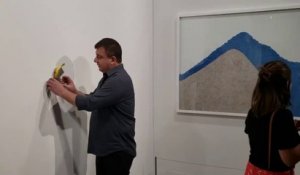 Il a mangé la banane à 120.000$ exposée au Miami Art Gallery