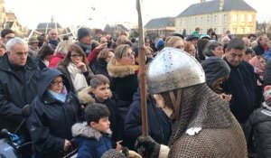 Grande parade médiévale dans les rues de Caen