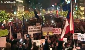 Des milliers de manifestants à Prague  demandent la démission du Premier ministre