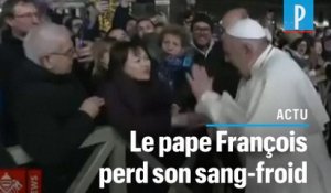 Le pape François s'énerve contre une fidèle puis s'excuse