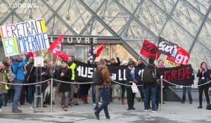 Retraites : le Louvre bloqué par des grévistes