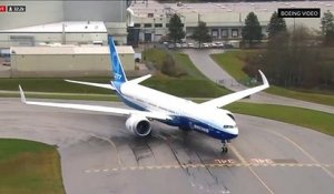 Regardez le tout nouveau Boeing 777x qui s'est envolé pour la première fois cette nuit et qui pourra transporter jusqu'à 426 passagers