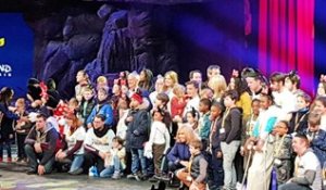 Kendji Girac et Vianney ont clôturé la folle journée des enfants de l'Inje de Metz à Disneyland Paris