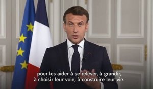 Emmanuel Macron souhaite créer un statut de "mort pour le service de la République" pour "les agents publics décédés dans des circonstances exceptionnelles"