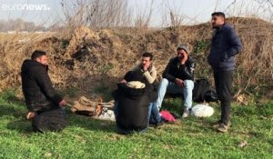 Migrants : les passeurs escroquent, les locaux aident