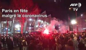 Ligue des champions: les joueurs du PSG remercient leurs supporters à l'extérieur du Parc des Princes