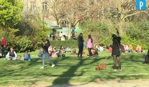 Des parcs bondés dans Paris malgré les mesures de confinement