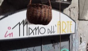 Coronavirus: à Naples, des paniers solidaires descendent des balcons pour aider les sans-abri