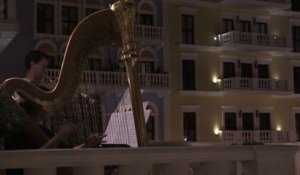 Qatar: concert d'un orchestre symphonique depuis les balcons d'un quartier de Doha