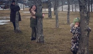 Le service forestier islandais conseille d'étreindre les arbres pour obtenir du réconfort pendant le confinement