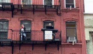 Ces New-Yorkais chantent "Empire State of Mind" depuis leur balcon pour soutenir les soignants