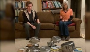Pendant le confinement, une mère et son fils créent un challenge avec une balle et des casseroles