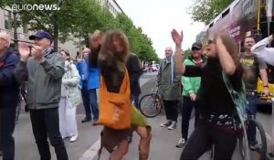 Allemagne : chaque semaine, des manifestants anti-restrictions s'organisent