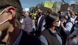 L'image choc du premier ministre canadien Justin Trudeau posant un genou à terre à Ottawa au milieu des milliers de manifestants pour dénoncer le racisme et la violence policière aux USA