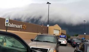 Des nuages apocalyptiques se forment dans le Kentucky, USA