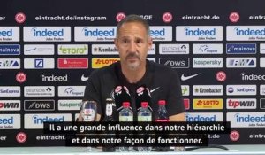 Francfort - Hütter : "Trapp, un grand leader"