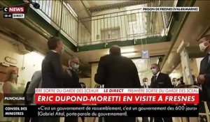 Regardez les détenus qui saluent aux cris de "aquittator" la première visite dans une prison du nouveau Ministre de la Justice, Eric Dupond-Moretti hier soir