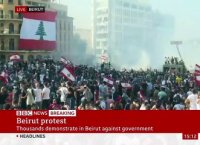 Beyrouth: des milliers de Libanais en colère manifestent pour demander des comptes