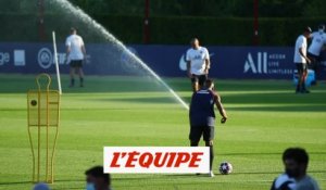 Mbappé retouche le ballon - Foot - C1 - PSG