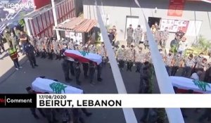 Funérailles de trois pompiers à Beyrouth, près de deux semaines après l'explosion meurtrière