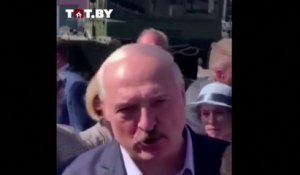 Chahuté lors d'une visite, le président biélorusse menace de répondre "avec la manière forte" à toute nouvelle provocation
