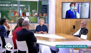 Fabrice Luchini fait un show sur France 5 en comparant les spectateurs masqués dans les théâtres à une scène d'amour sans réaction...