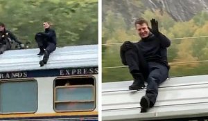 Les passagers croisent Tom Cruise sur le toit d'un train