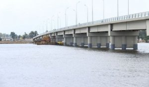 Pont de Jacqueville : la route précède le développement