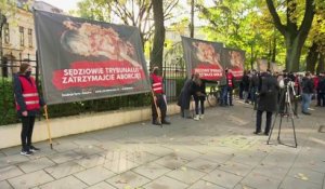 Pologne : le Tribunal constitutionnel restreint encore le droit à l'avortement