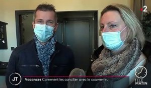 Seine-Maritime : les touristes concilient vacances et couvre-feu à Étretat