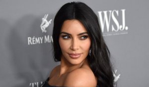 Kim Kardashian vivement critiquée après son escapade à Tahiti