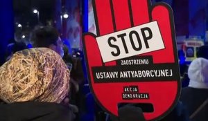 19 nuits de protestations pour la défense du droit à avorter, la police polonaise intervient