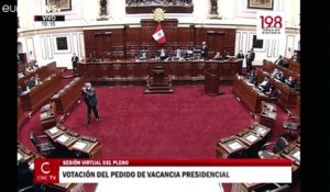 Pérou : le président Martin Vizcarra destitué par le parlement