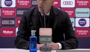 11e j. - Zidane pointe du doigt l'irrégularité de son équipe