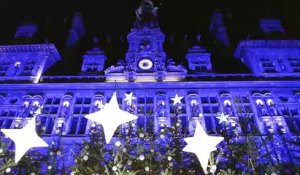 Paris Scintille : les illuminations de Noël sur la place de l'Hôtel de Ville