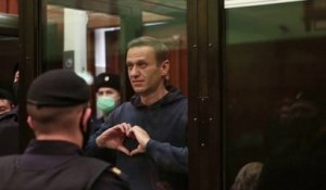 Alexeï Navalny adresse un cœur à son épouse au moment de sa condamnation à de la prison ferme