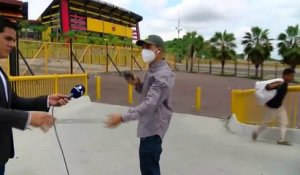 Un journaliste et son caméraman se font braquer  en plein reportage (Équateur)