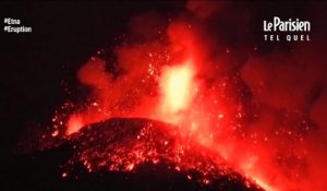 La lave de l'Etna fait rougeoyer la nuit italienne