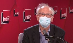 Suspension de l'#AstraZeneca : "Il est devenu raisonnable d'être prudent, à partir du moment où les signaux d'alerte étaient significatifs" (Alain Fischer)