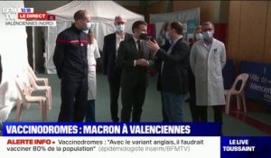 Emmanuel Macron est en visite dans un vaccinodrome à Valenciennes