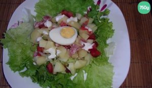 Salade au bacon et sauce au fromage blanc