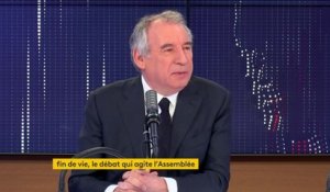 Débat sur la fin de vie : "Faut-il changer la loi ? Appliquons-la d'abord", estime François Bayrou