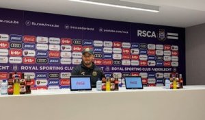 Vincent Kompany avant le match entre le RSCA Anderlecht et ...