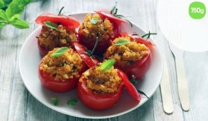 Tomates farcies au quinoa, raisins secs et amandes