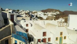 Coronavirus - Reportage en Grèce qui lance la saison touristique aujourd'hui avec le retour de la liberté de circulation au bout de sept mois de confinement