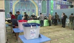 L'Iran élit son président, l'ultraconservateur Raïssi part gagnant d'avance