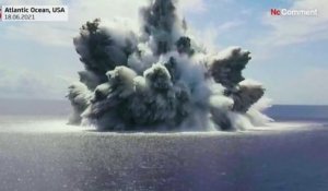 Test de résistance aux explosions pour un porte-avions américain